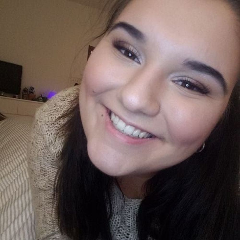 Meet your Posher, Adrianna